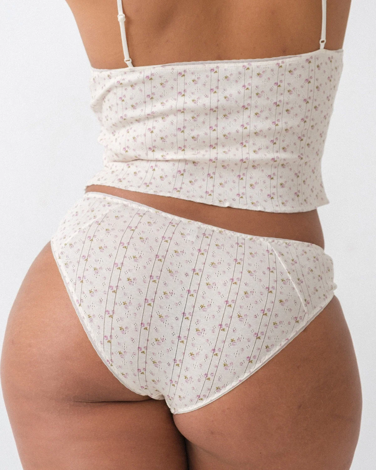 The Cozy Brief English Rose - Image 10